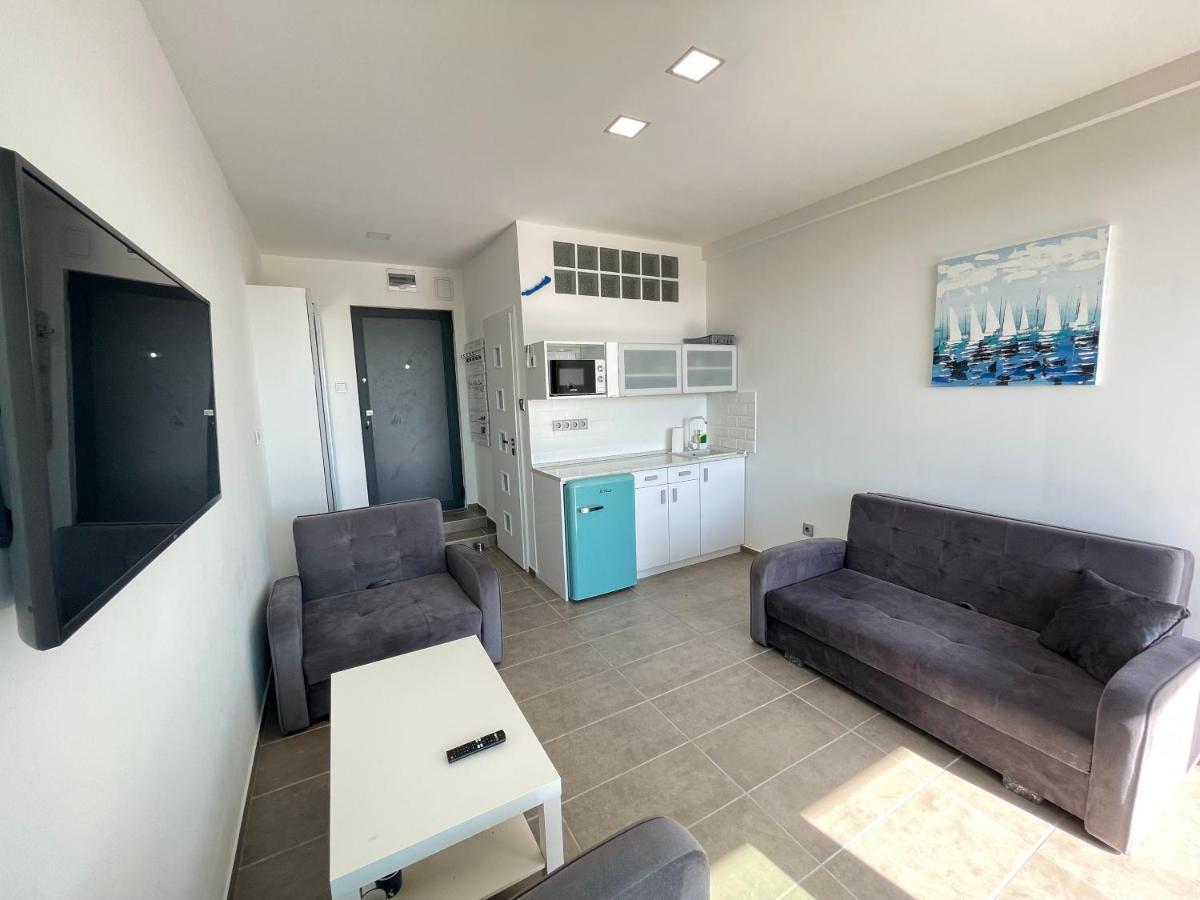 Club Panorama Studio - Pool, Garden Apartment Alsoors Exterior photo