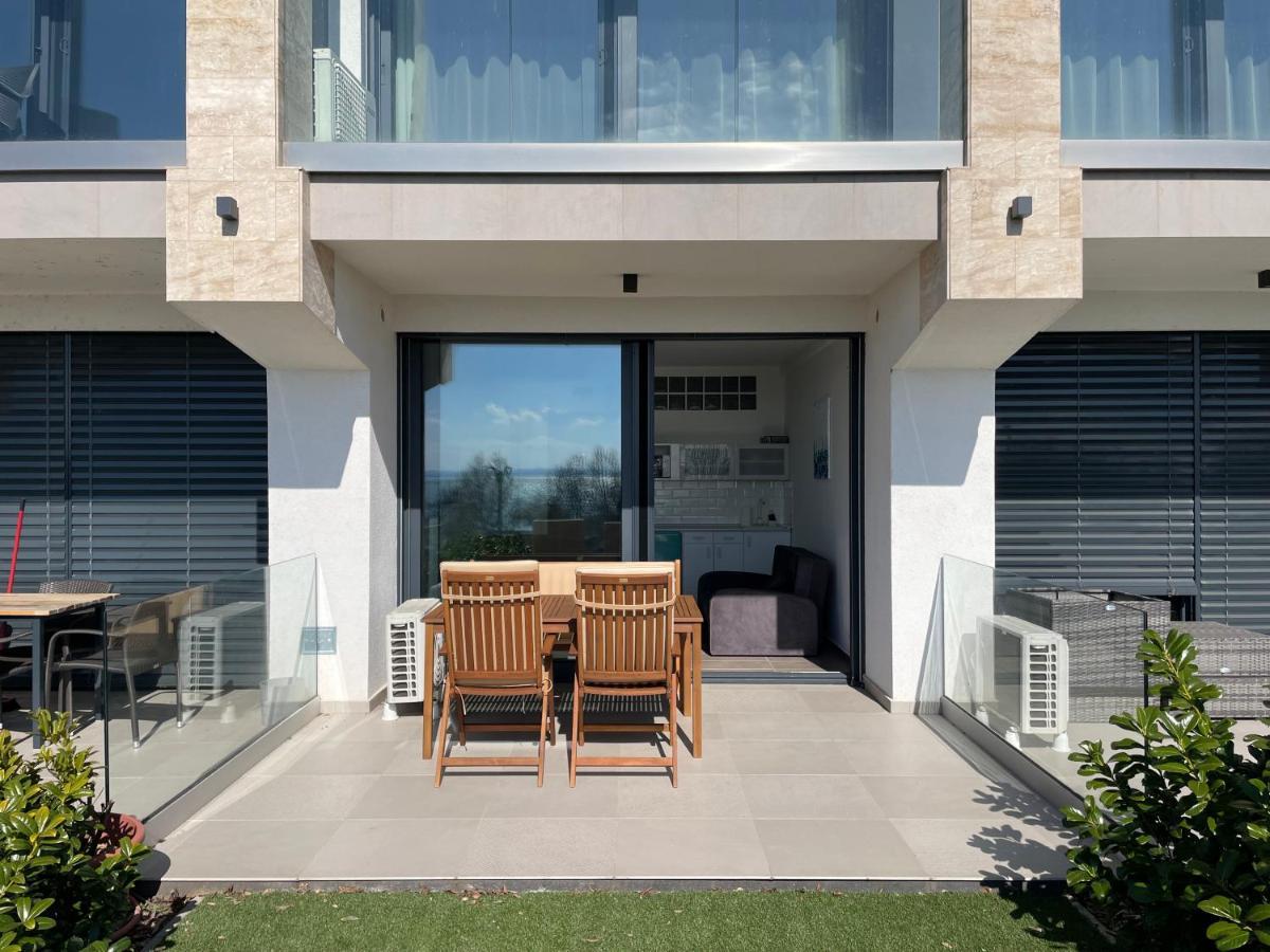 Club Panorama Studio - Pool, Garden Apartment Alsoors Exterior photo